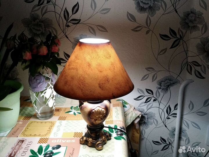 Лампа настольная