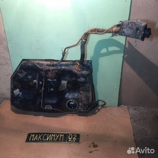 Бензобак тойота Carib ae111