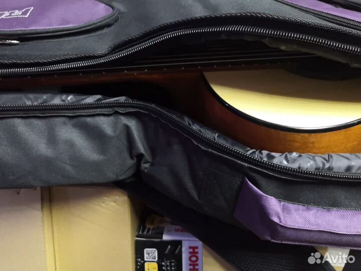 Акустическая гитара