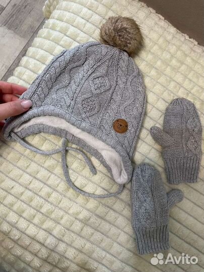 Комплект шапка варежки H&M