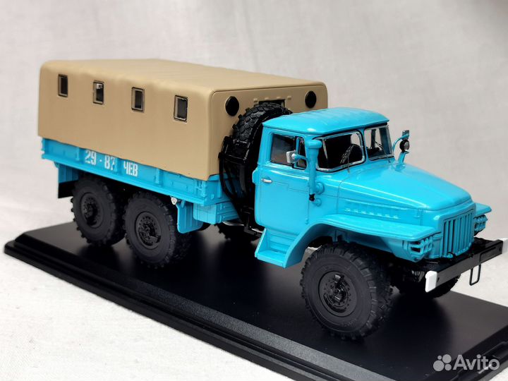 Модель грузовика 1:43