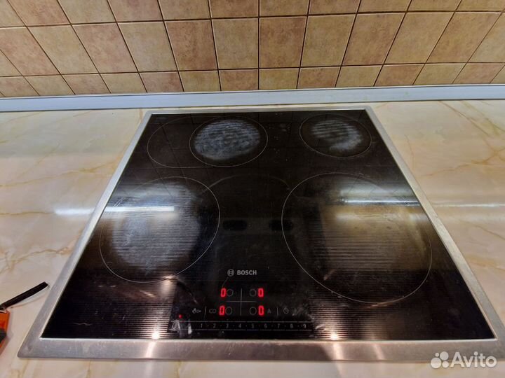 Электрическая варочная панель Bosch PKB651F17