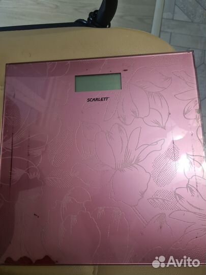 Весы напольные электронные Scarlett