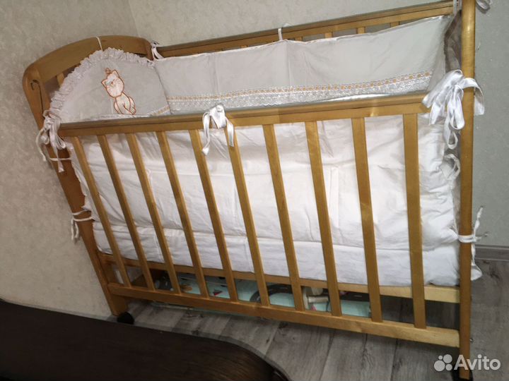 Детская кроватка