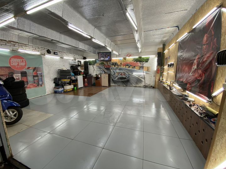 Гараж, > 30 м²