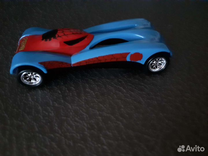 Модель автомобиля majorette marvel 2004