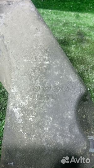 Кронштейн опоры двигателя Audi A4