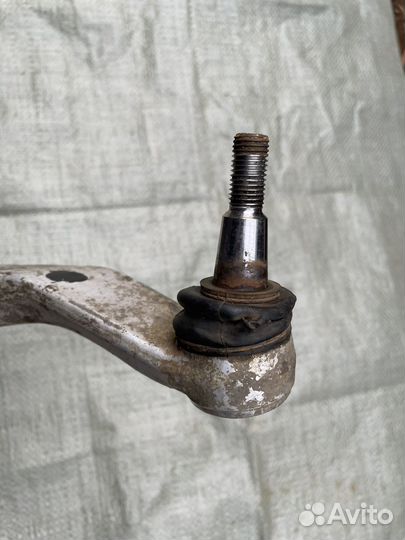 Рычаг нижний правый Volkswagen Passat B5