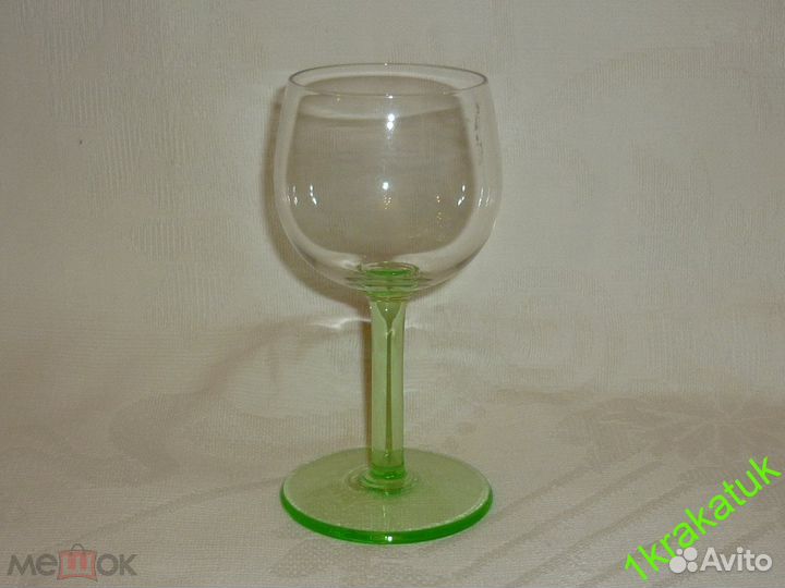 Рюмка. Цветное урановое стекло
