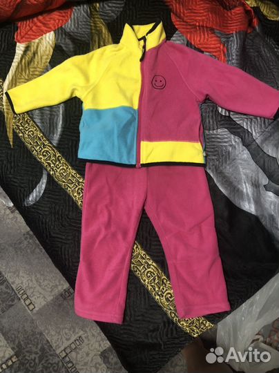 Продам костюм на девочку ращмер 92