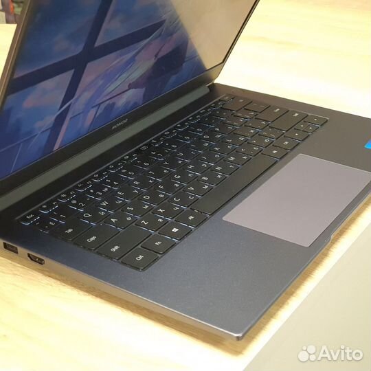 Ноутбук Honor intel core i3-10/Ram 8gb/SSD M.2 256