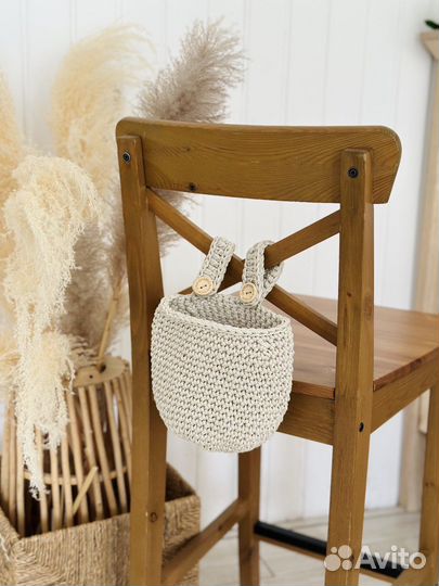 Плетеная корзинка- органайзер на кроватку