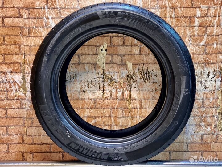 Michelin Pilot Sport 4 205/55 R16