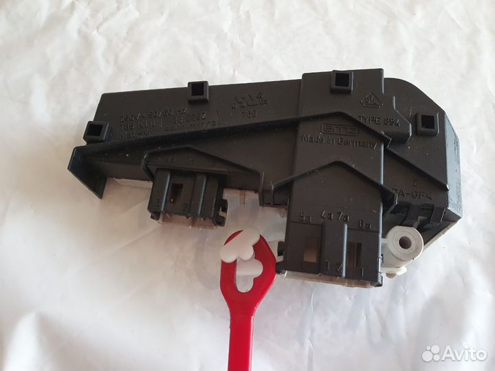 Устройство блокировки люка стиральной машины Bosch