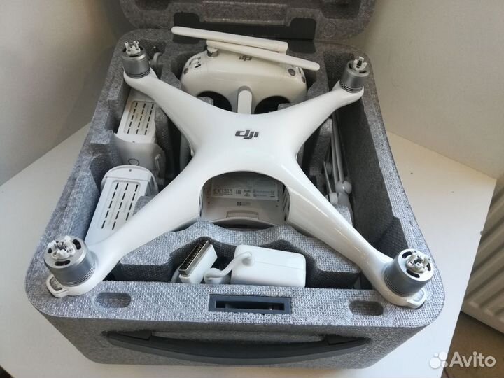 Квадрокоптер DJI Phantom 4 PRO Plus V2.0