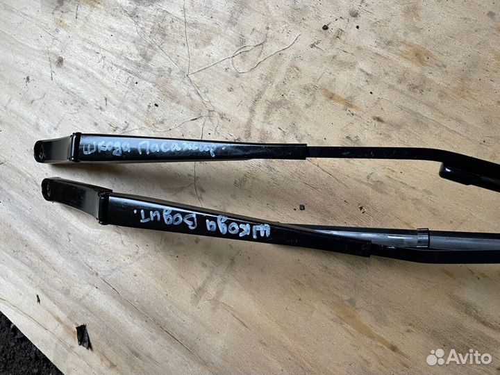 Шкода octavia a7 поводок дворника
