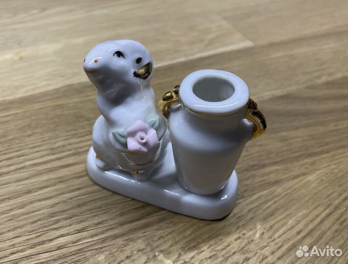Фарфоровая фигурка барашек