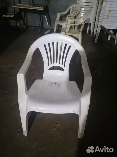 Пластиковые стулья бу