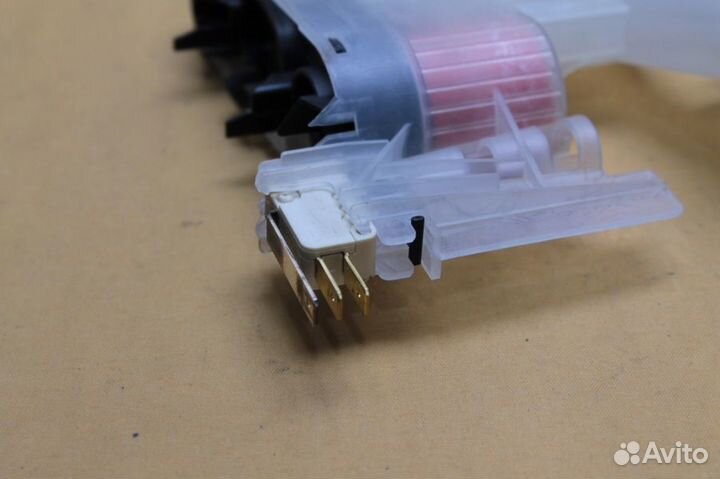 Датчик уровня в сборе Bosch 493409 бу. 8276