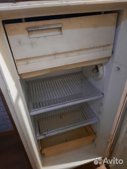 Холодильник бу Свияга маленький 120см