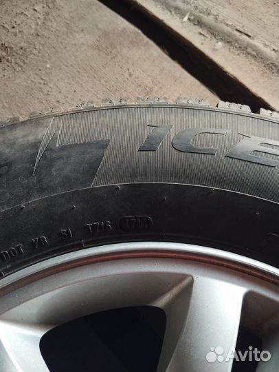 Pirelli Ice Zero 225/70 R16