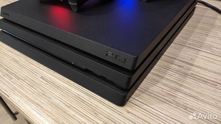 Ps4 Pro 4K UHD 23 игры - 2 геймпада