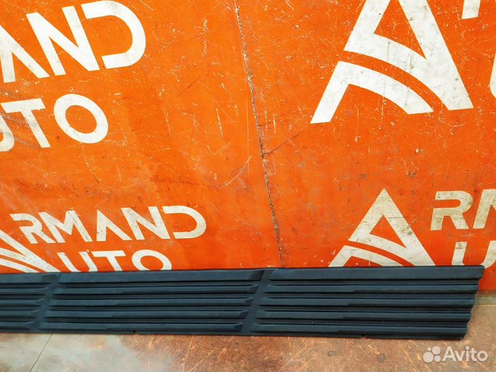 Накладка подножки правая Lexus Lx 3 URJ200 2015-Нв