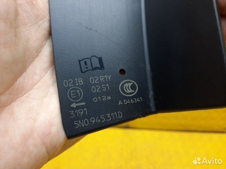 Накладка фонаря задняя левая Skoda Octavia cwva