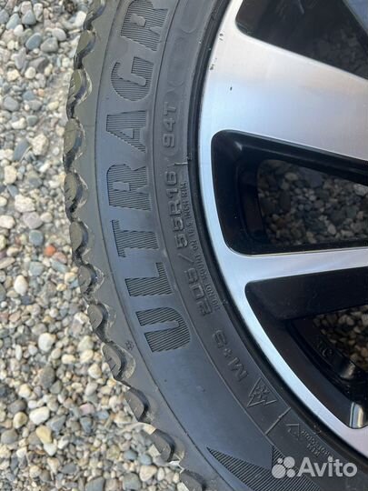 Goodyear Ultragrip Ice Arctic 205/55 R16