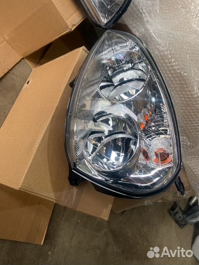 Передние фары Лада приора левая и правая