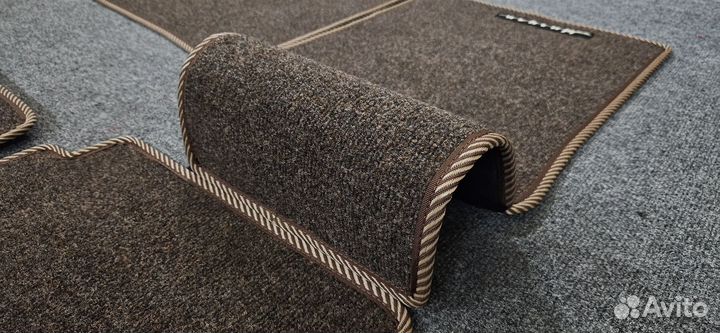 Автоковрики для Ваз 2103 педаль газа на полу