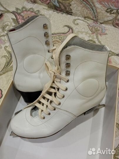 Коньки фигурные СССР нат. кожа размер 37,5