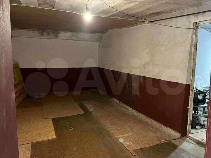 Гараж, > 30 м²