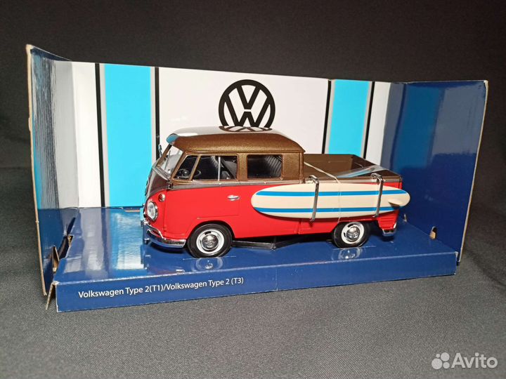 Модель Volkswagen Bus Type 2 (T1) Motormax 1:24