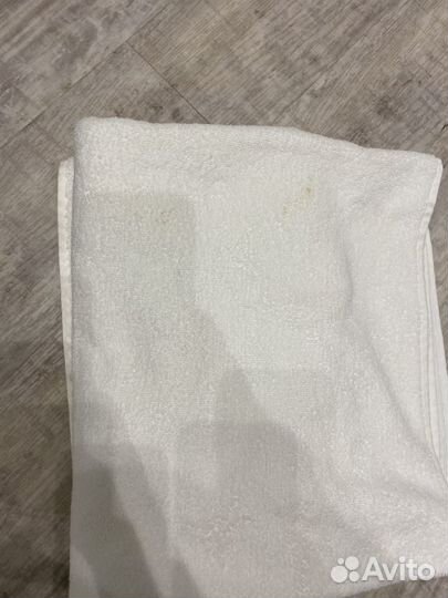 Белые банные новые полотенца 70/140