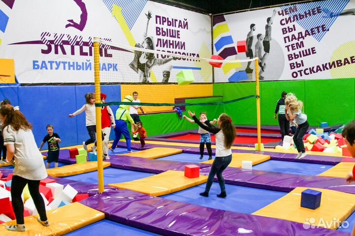 Инструктор в батутный парк