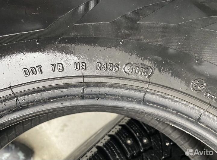 Pirelli Formula Ice 215/70 R16