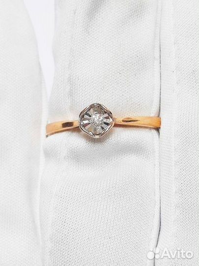 Золотое кольцо с бриллиантом 0р