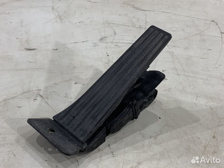 Педаль газа BMW X6 F16