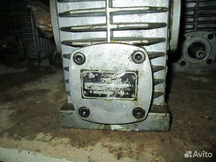 Редуктор червячный 2Ч80-25-51