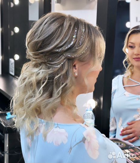 Причёски и макияж