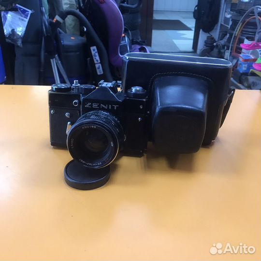 Фотоаппарат Zenit с объективом Зенитар-ме1