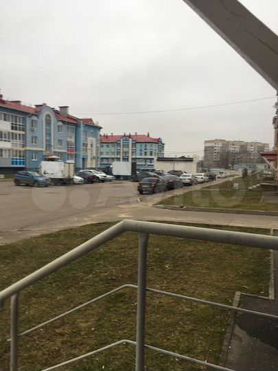 2-к. квартира, 52 м², 1/3 эт.