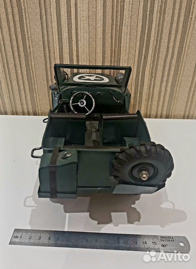 Коллекционная машина джип Виллис