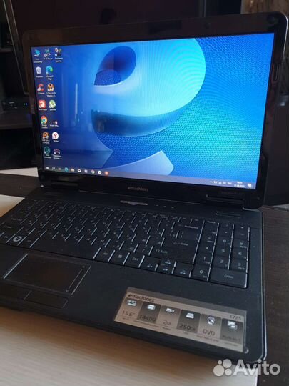 Ноутбук Acer eMachines E725