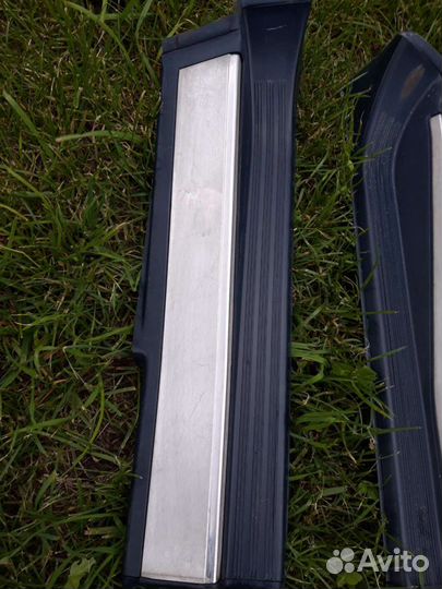 Накладки на пороги Mercedes W140