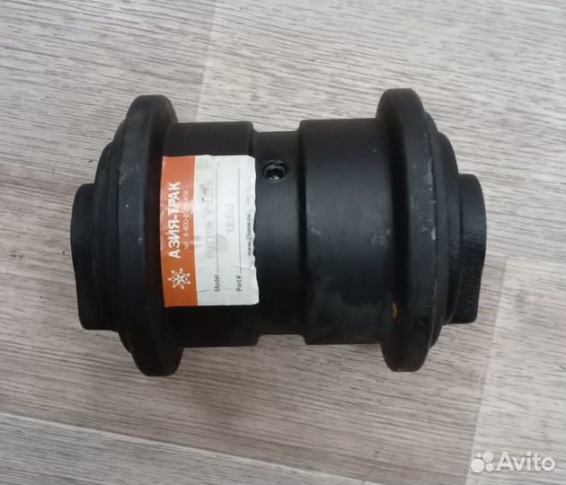 Опорный каток на Yanmar YB351 (1)