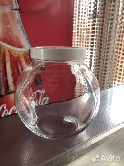 Банка с крышкой