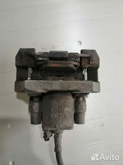 Суппорт задний левый bmw x5 e70 x6 e71