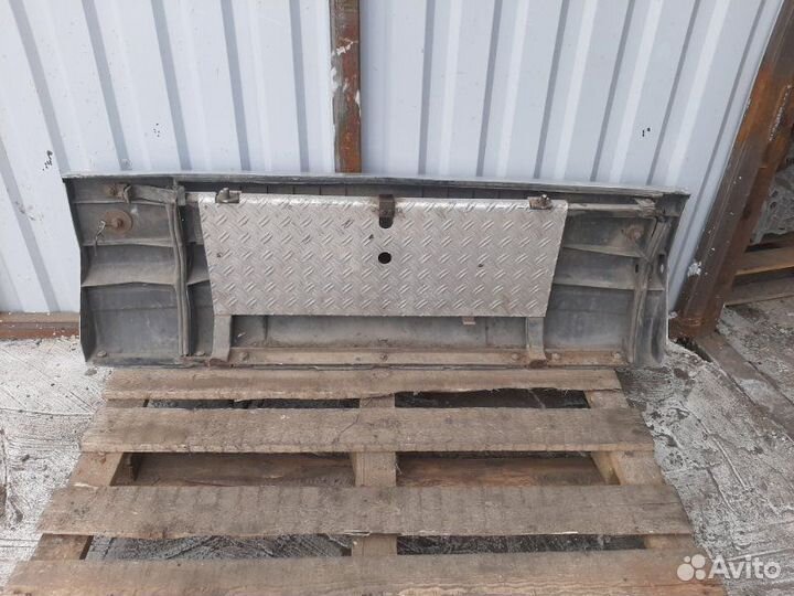 Середина бампера передняя Setra 215 2000